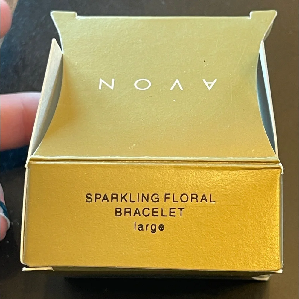 Avon Sparkling Floral Bracelet